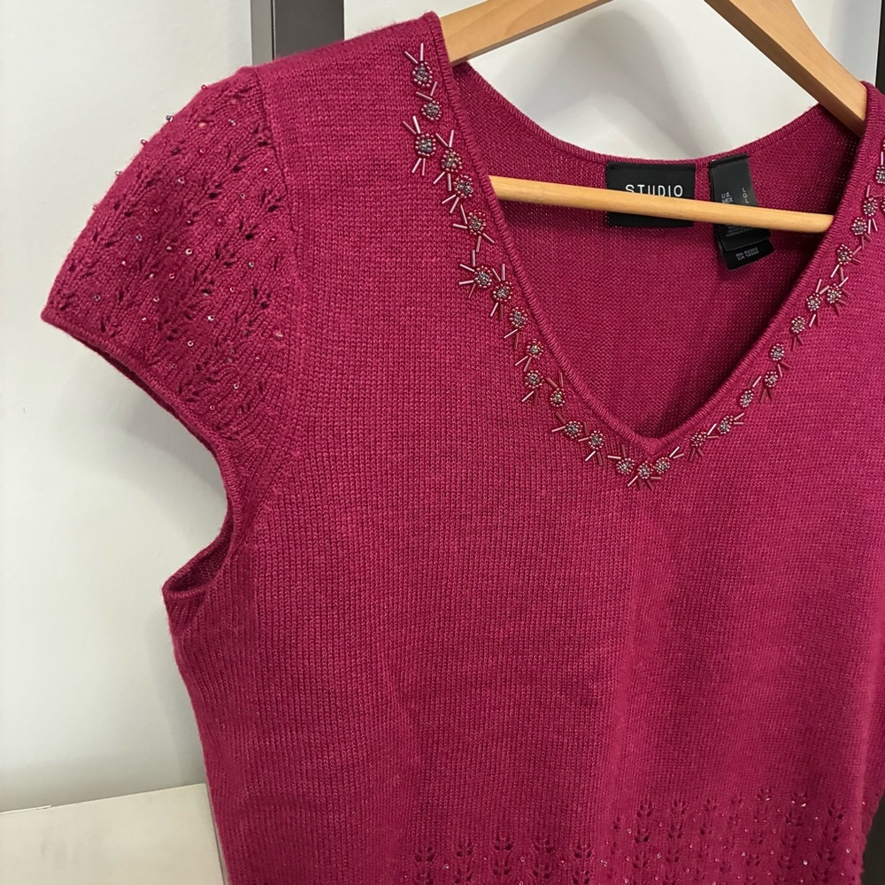 Liz Claiborne Women's pink/fuchsia Embroidered silk top. EUC. Size L
Fall - Picture 6 of 9